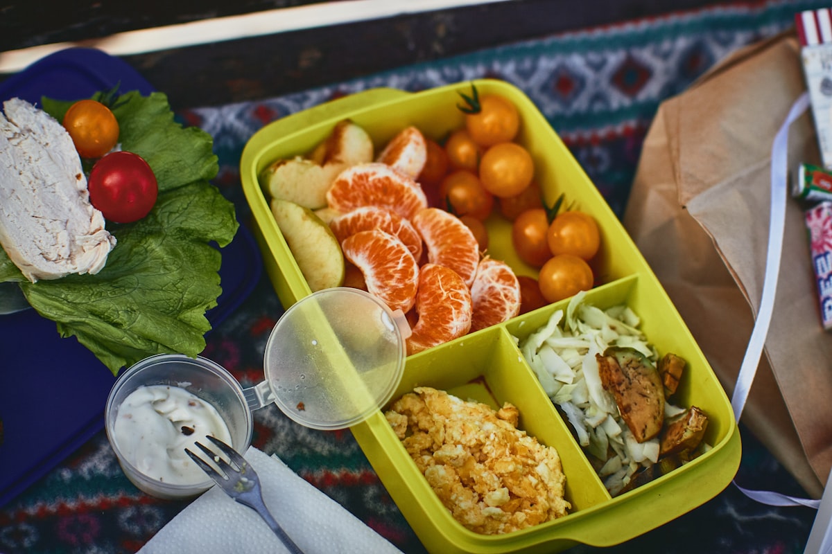 Ensalada fresca con verduras de temporada
